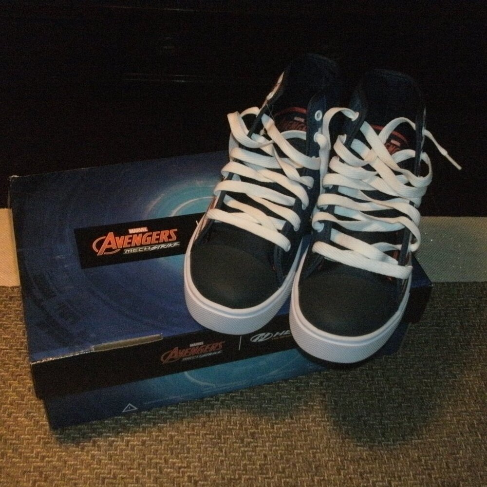 NWT HEELYS Hustle Captain America Marvel Avengers Mech Strike Wheeled Shoes sz 7